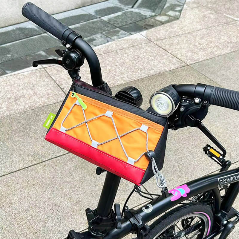 bicycle-riding-handlebar-storage-bag